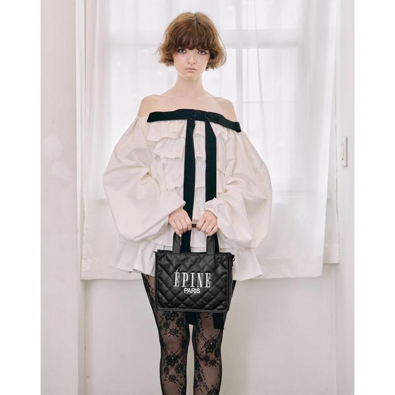 epine（エピヌ） キルティングバッグ ブラック レザー調 高級感 ロゴ
