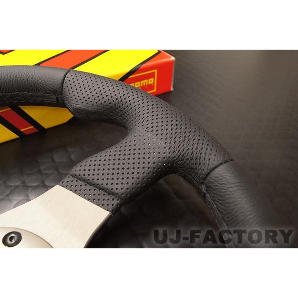 正規品 MOMO ステアリング RACE（レース） 32φ R-12 : 株式会社 UJ