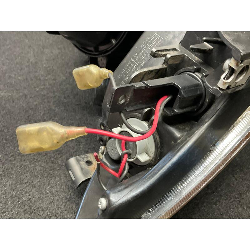 SB012 GVB インプレッサ WRX STI 左ヘッドライト HID/バラスト付 点灯