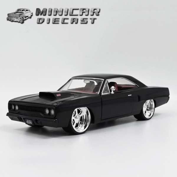 Jada 1/24 箱入り ミニカー 1970 Plymouth Road Runner ブラック 1970