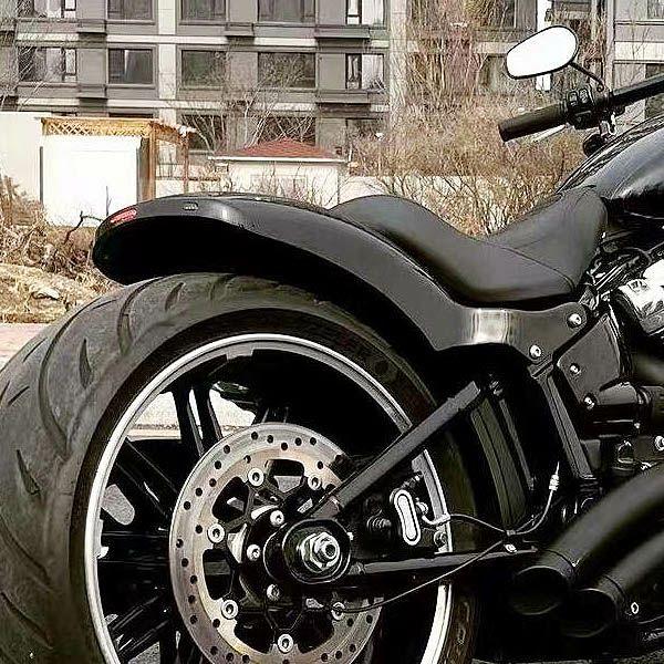 ハーレー M8 ブレイクアウト ファットボーイ ワイドボバー リア