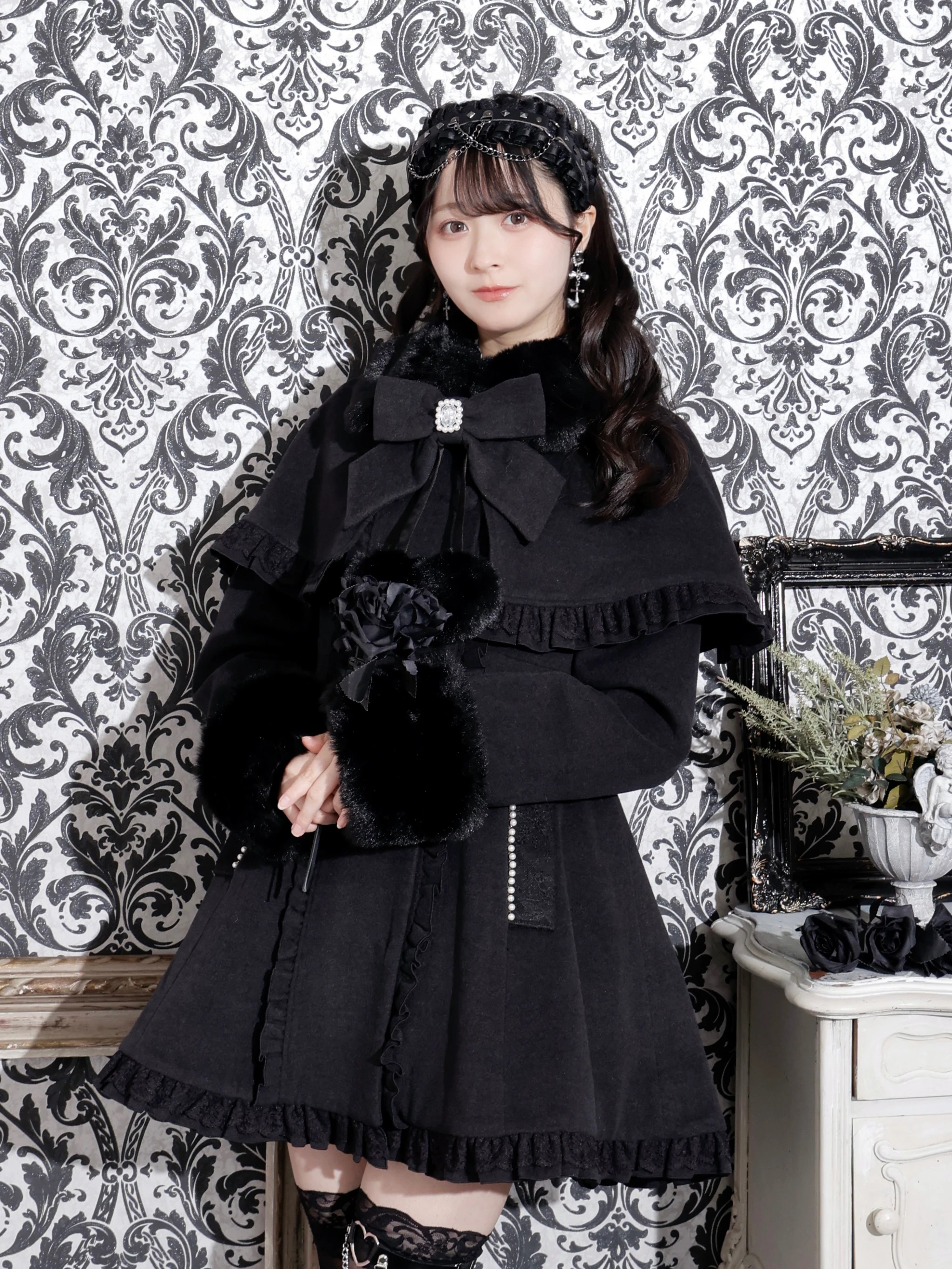 ゴシックフリルレースアップケープコート（コート｜濃グレー・黒