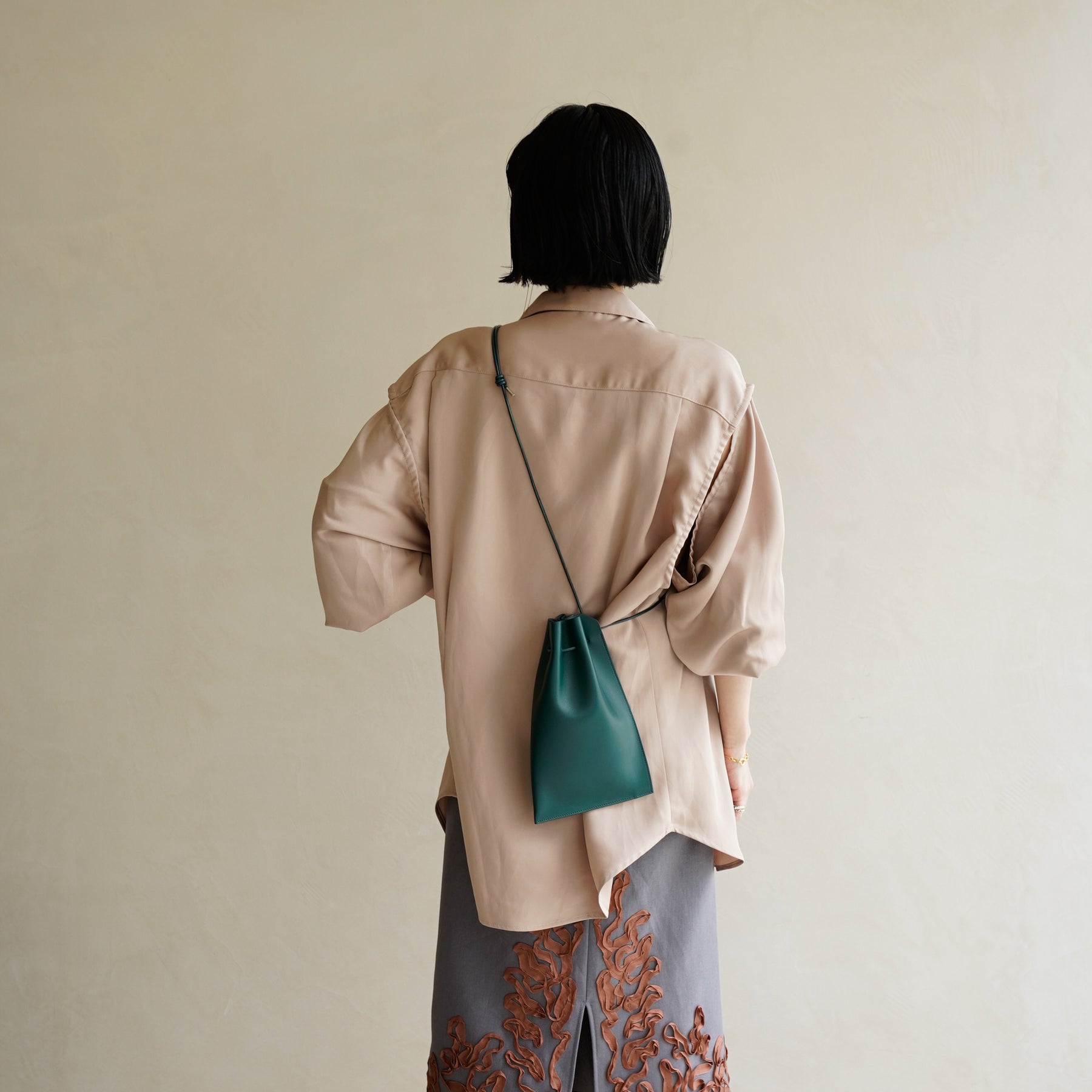 HERRIE KINCHAKU POUCH - PM / RAPTO FLEX｜ミニマル 巾着ポーチ 本革