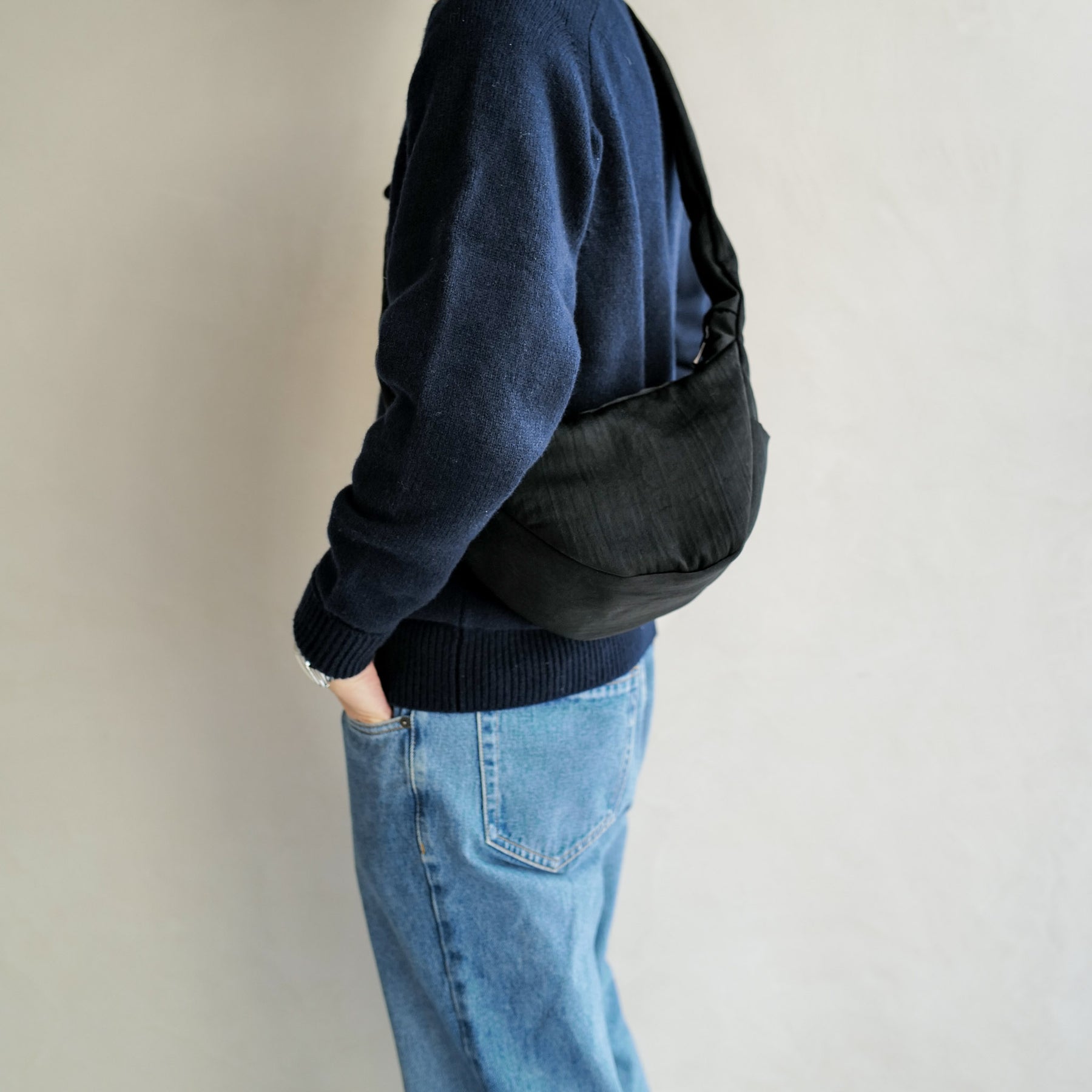 ANNIE PUFFER MINI MOON BAG / CERATO BRIGHT | Mini shoulder bag