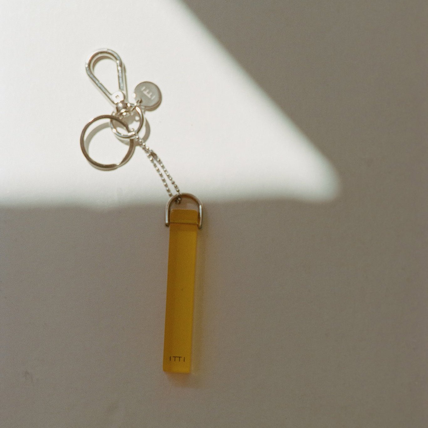 CRISTY HOTEL KEY CHARM / ACRYLIC｜ホテルキー風デザインのアクリル