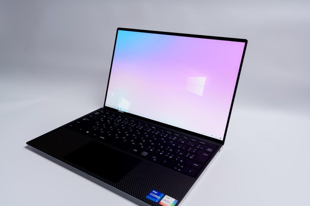 DELL XPS 13 (9310) レビュー | 持ち出せるデザインに優れたハイ