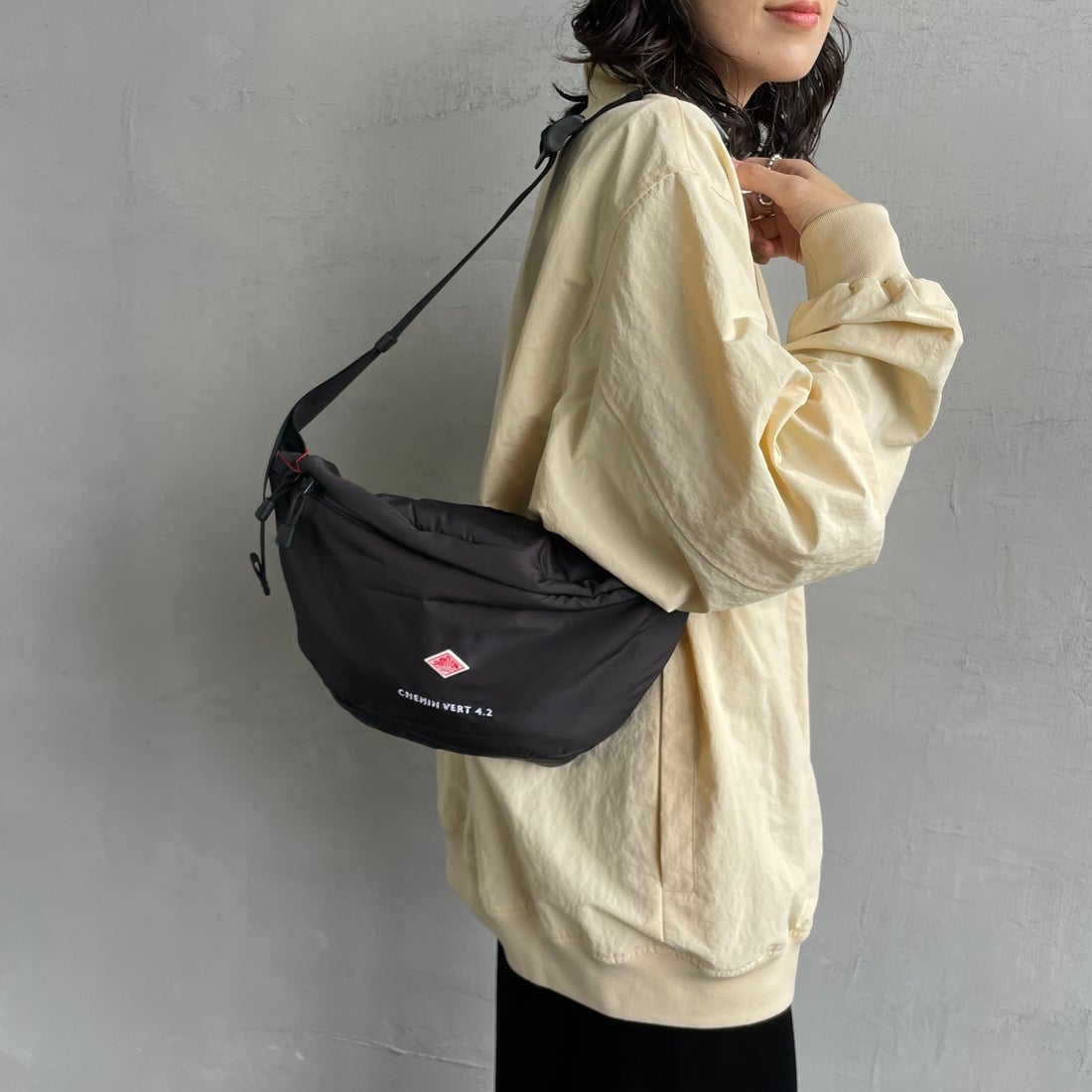 DANTON [ダントン] ポリエステルタフタ スリングバッグ [CHEMIN-VERT