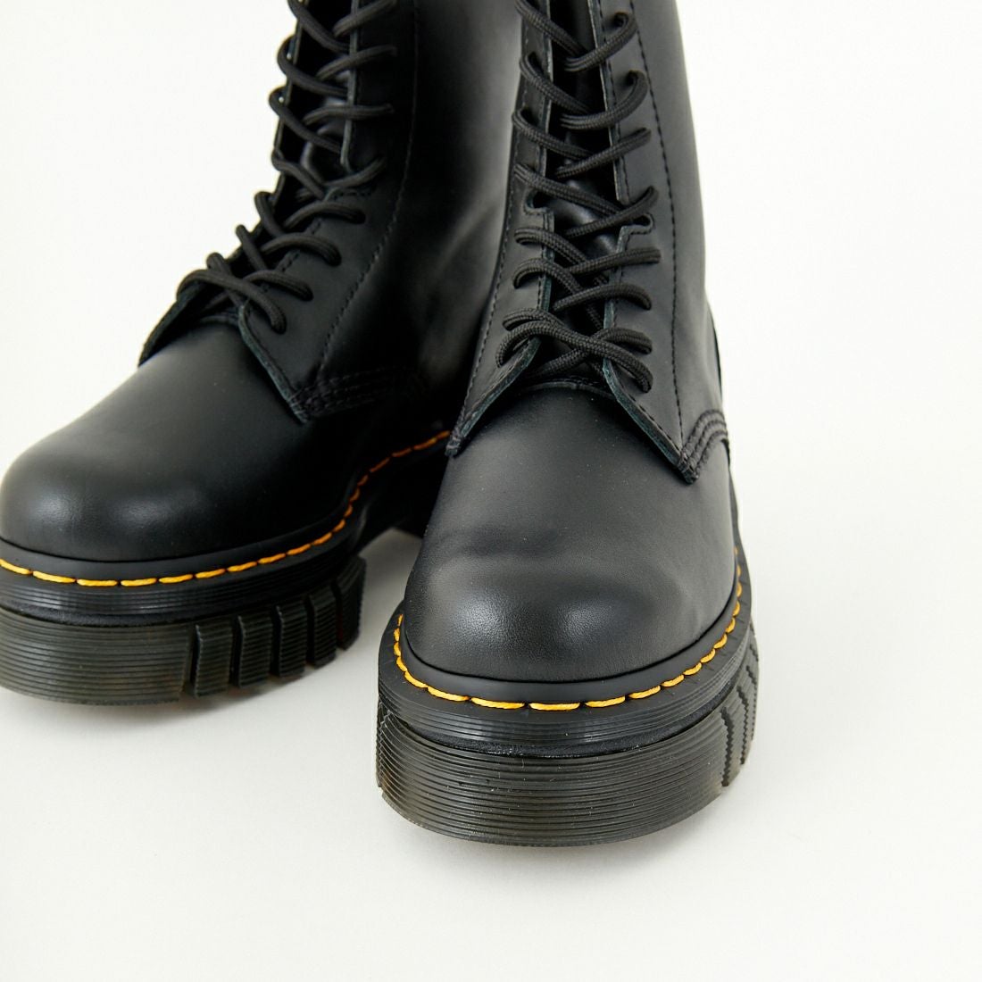Dr.Martens [ドクターマーチン] AUDRICK 8 ホール ブーツ [27149001