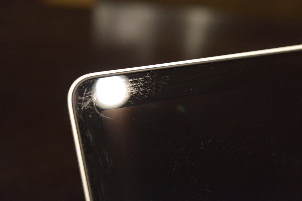 MacBook Pro Retinaの液晶画面のコーティングが剥がれてきたので