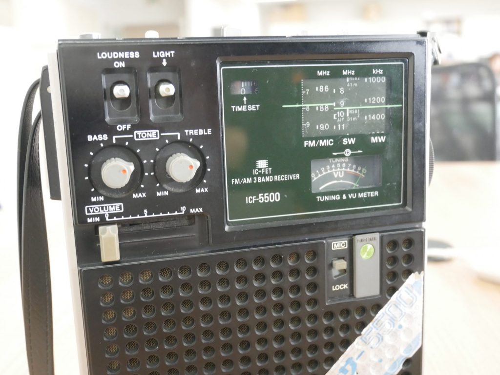 知ってる？52年前のラジオ名機 ソニー「スカイセンサー」を令和に使っ