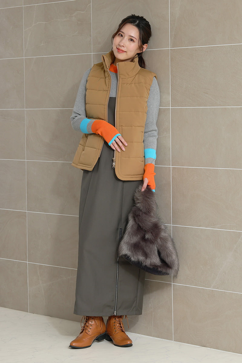 色から春を先取り！乗馬ベストが主役のこだわり配色スタイル2