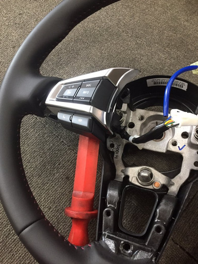 ステアリングスイッチ移設KIT発売: イサGメンブログ