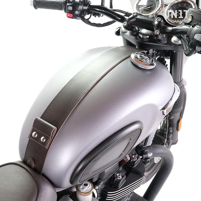 トライアンフのタンクバンド