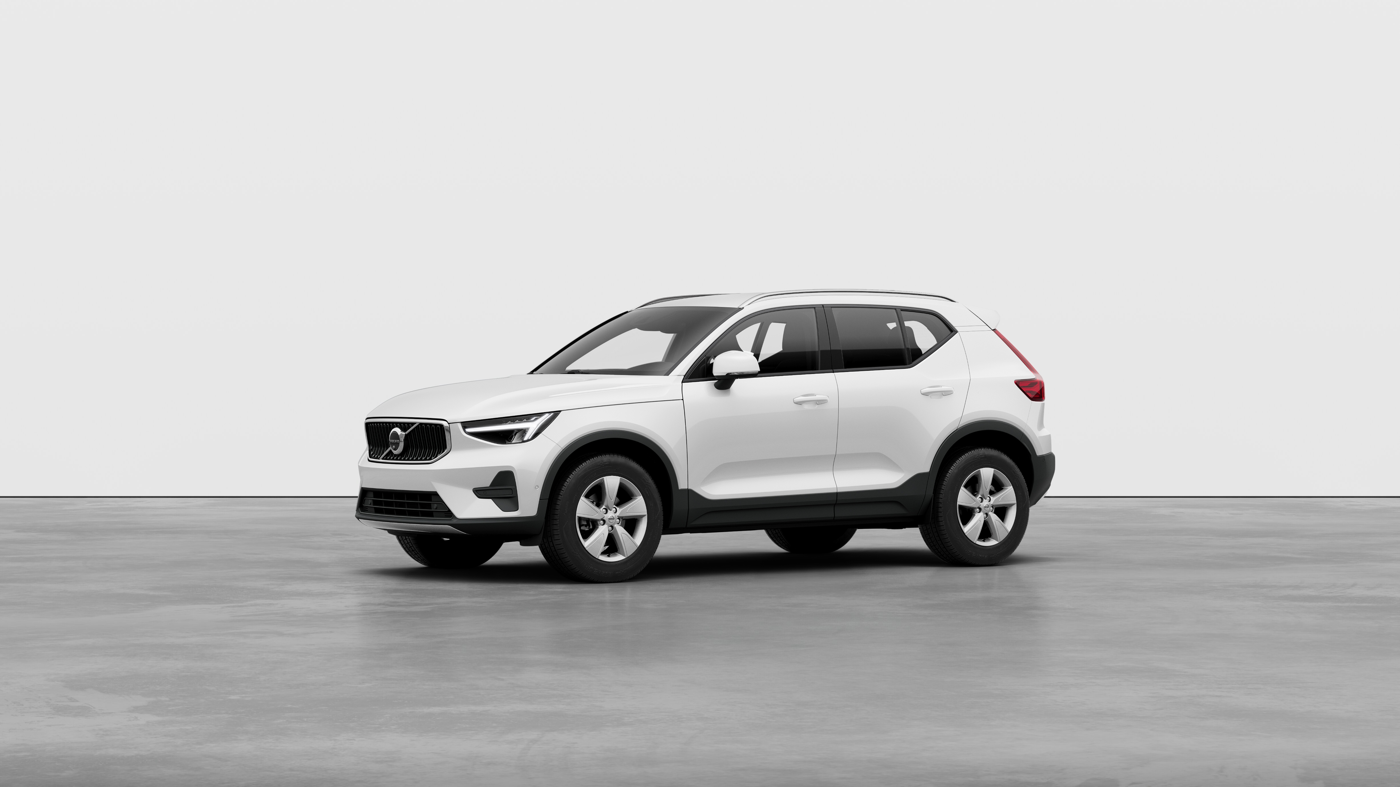 ボルボXC40に新たな選択肢―エントリーグレード「Essential B3」発売