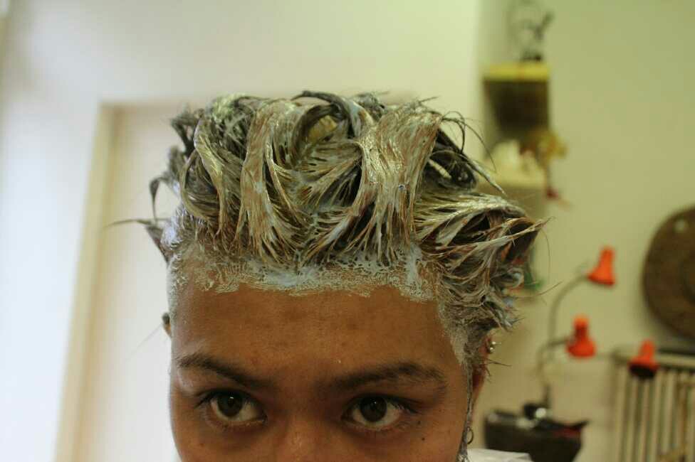 ドイツの美容室事情】オキシ12%でブリーチカラーするとどうなるか