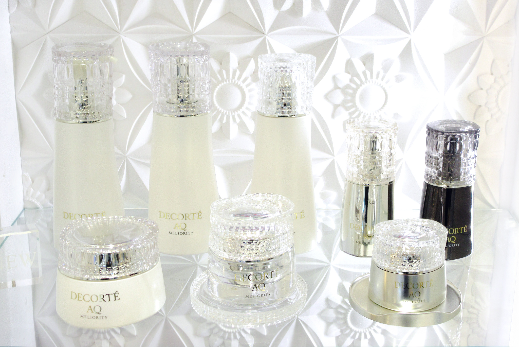 コスメデコルテ AQ ミリオリティ スキンケアライン | ZAKKA & COSME