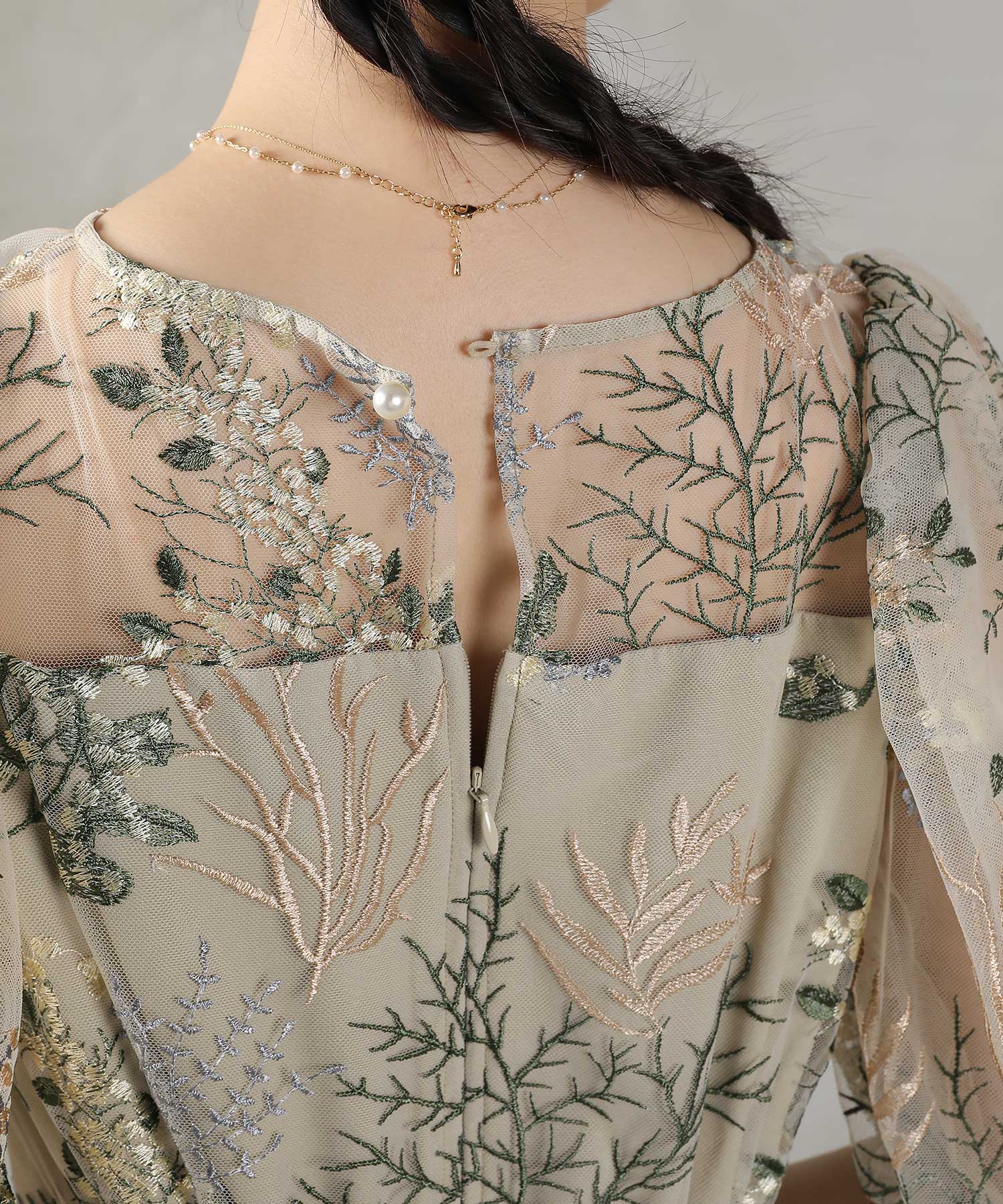 ボタニカル 刺繍 パフスリーブ ワンピース