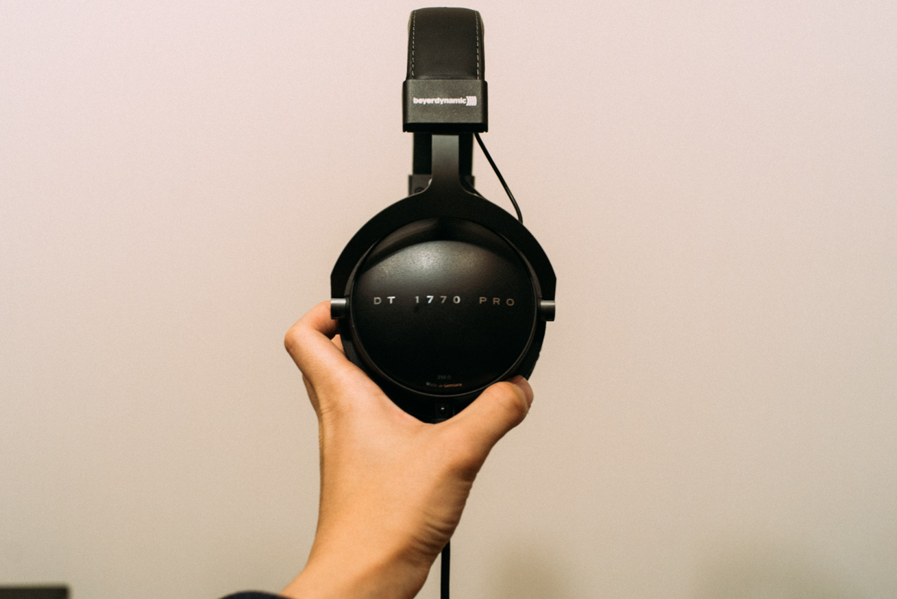 作曲用のヘッドホンをBeyerdynamicの「DT1770 PRO」に買い換えたので