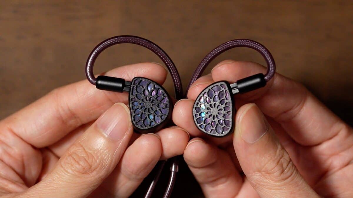 大人気モデルの後継機】デュアル平面ドライバー搭載の有線イヤホン