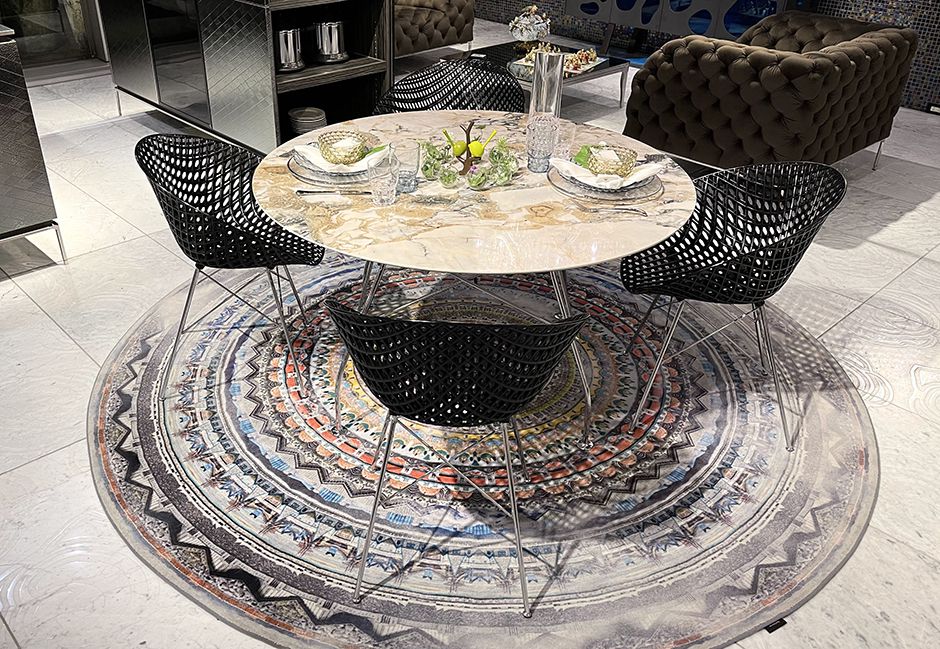 Kartell｜カルテル】相性抜群！グロッシーテーブル×スマトリックチェア