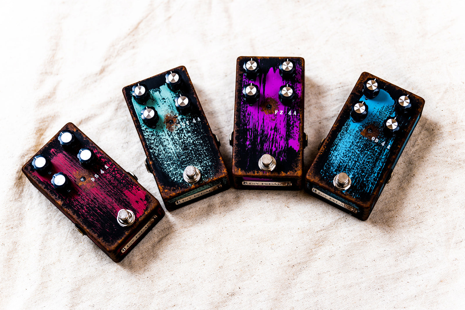 KarDiaN DS4A ディストーションエフェクター ビルダーサイン入り