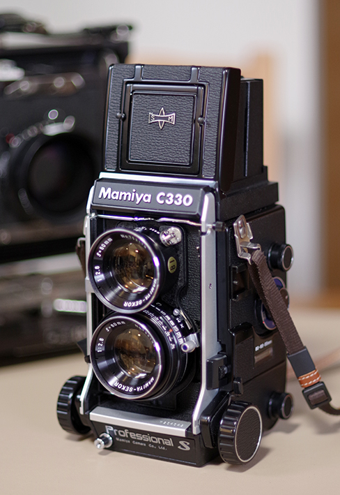 新しいカメラを買った Mamiya C330: 写真家 吉村和敏のブログ