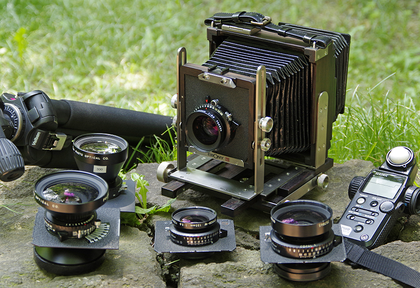 フィルムカメラ 002】EBONY 8×10（エボニー 8×10） | 写真家 吉村和敏