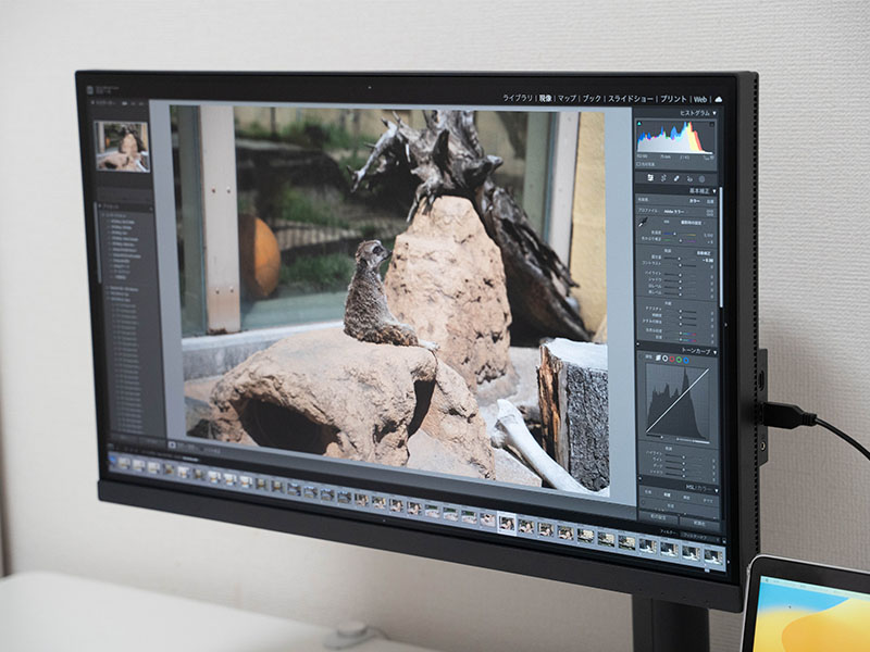 BenQ PD2705UA レビュー | モニターアーム付属でより快適に使用できる