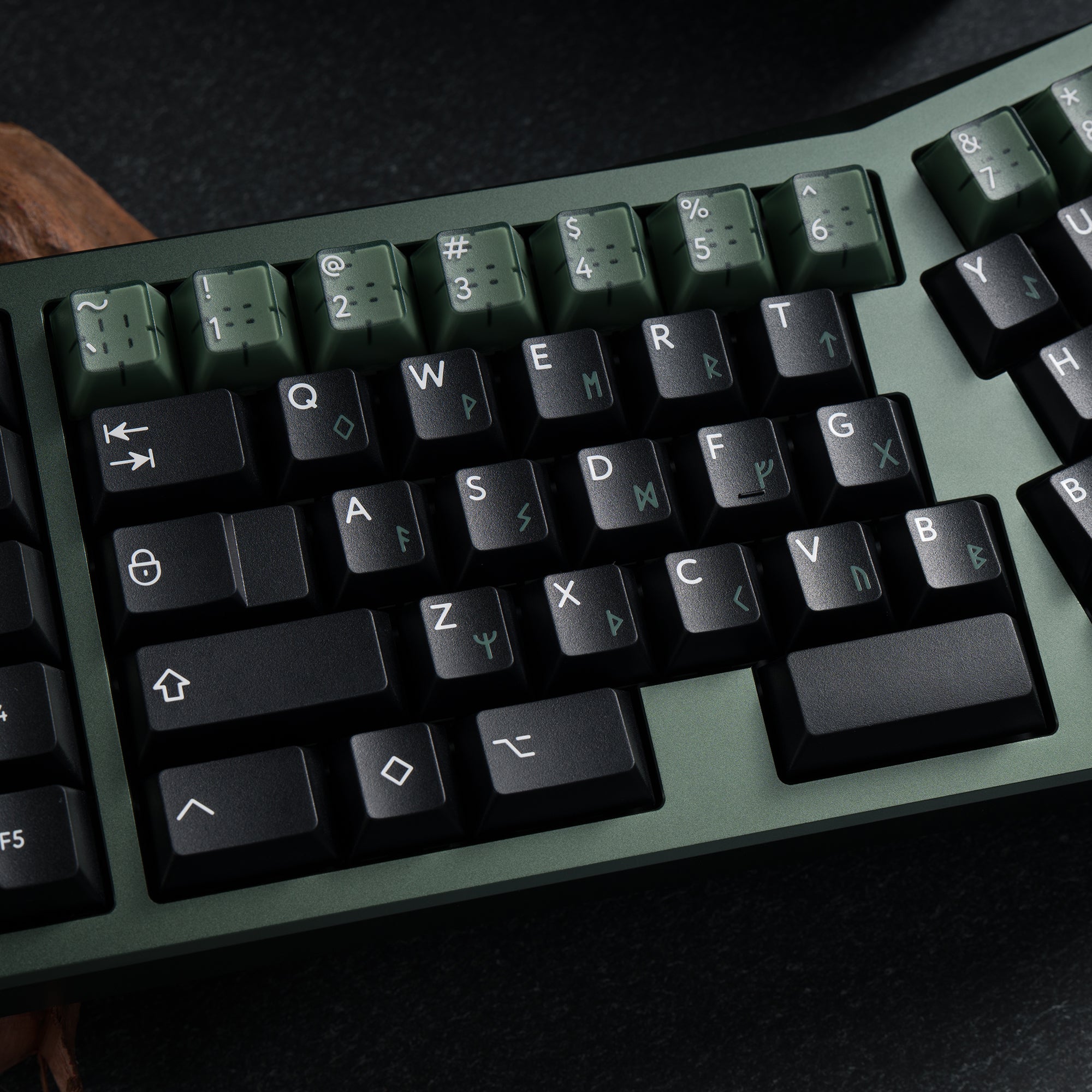 Ready to use Boomerang Patina Gray weightbar with PBTfans Loki