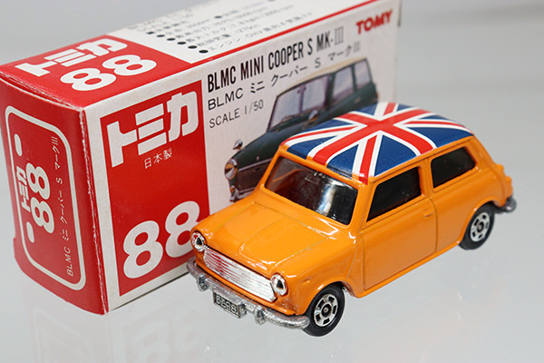 ミニカーショップ ケンボックス トミカ 赤箱(日本製)☆88☆ミニミニ