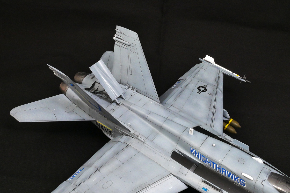 ハセガワ製1／48F/A-18Dレガシーホーネットプラモデル完成品 ハセガワ