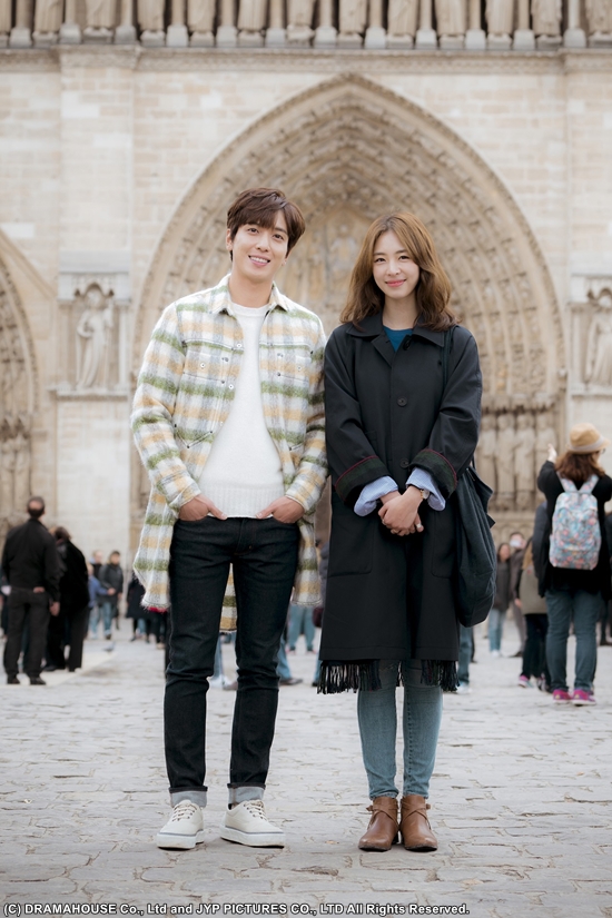 CNBLUEジョン・ヨンファ×イ・ヨニ主演「恋するパッケージツアー～パリ