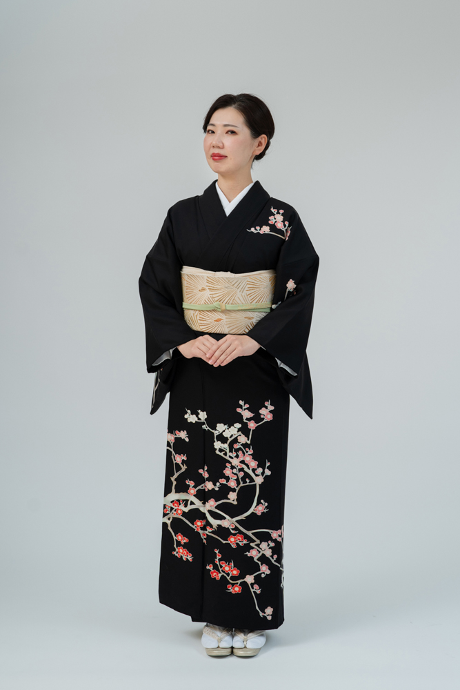 高級訪問着レンタル】h-404 黒地 梅柄 MLサイズ 梅｜KIMONO-PRO