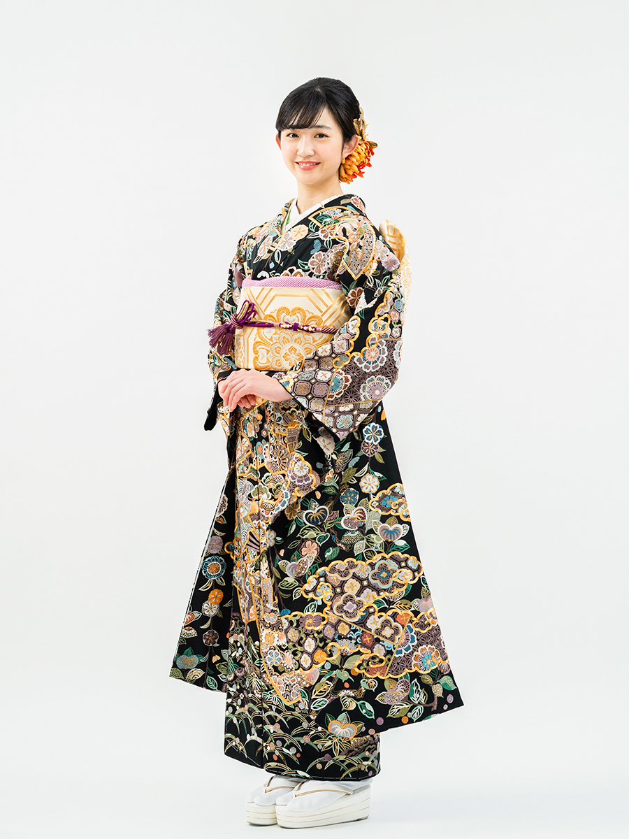 最高級の総刺繍振袖レンタル】黒色・扇面に吉祥花尽くし・Lサイズ 品番