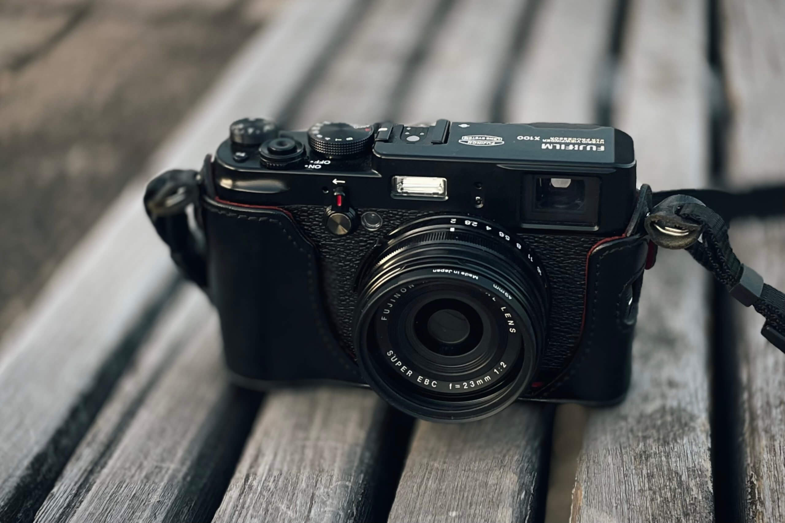 FUJIFILM 初代X100はある意味、最もアナログカメラ的かもしれない