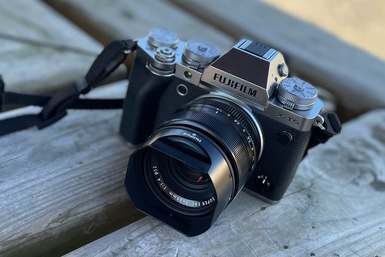 シルバーの写真機、FUJIFILM X-T5がやって来た。｜記憶カメラ