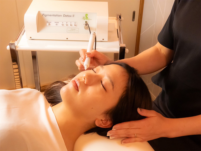 Soltのシミケア- 肌に優しい低周波でシミを根本から改善 | 美肌脱毛