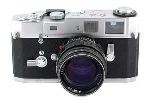 妖しいカメラとマイクロフォーサーズの物語 本物より高価なコピーライカ