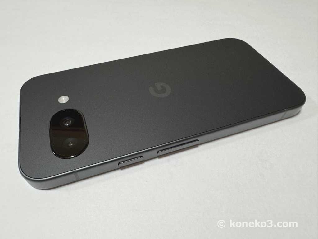 Google Pixel 9a は洗練されたデザインの廉価版 AIスマホ