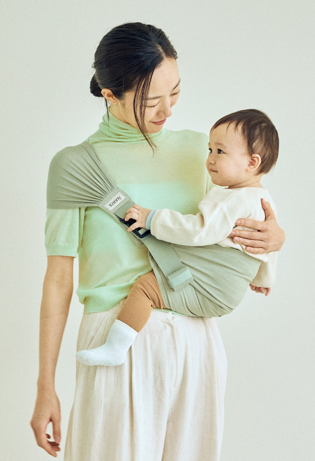 コニー安心ヒップシート 抱っこ紐 | 2枚のシートで安定感抜群。生後6