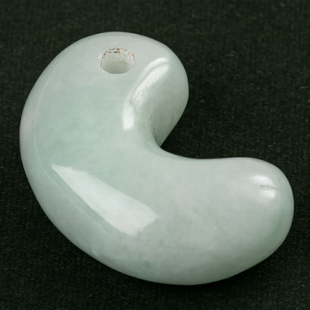 プレミアム・アイスジェイド・艶美麗】（プレミアム淡緑色ヒスイ