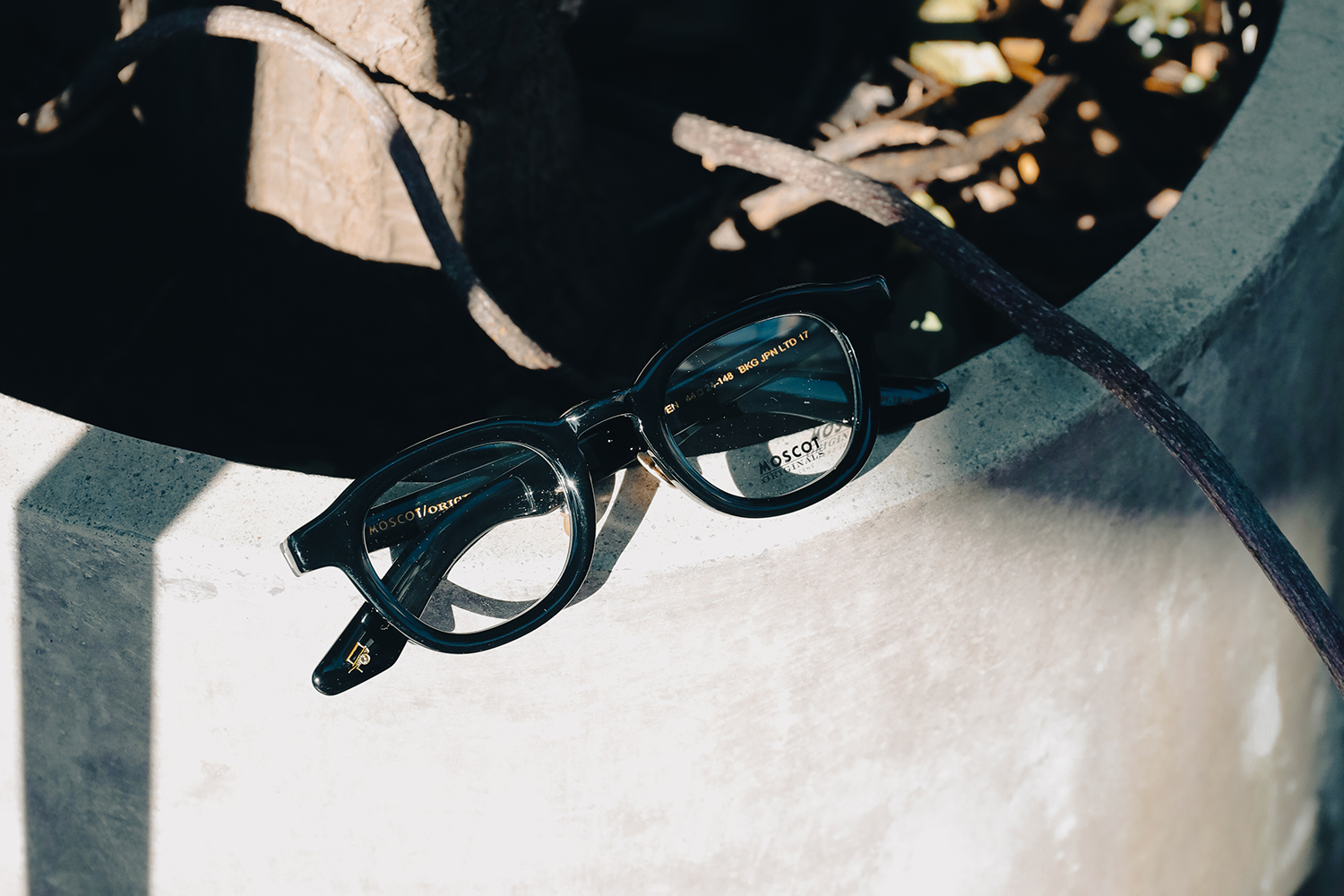 MOSCOT】