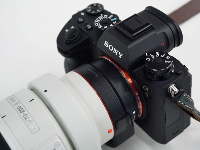 α9”にマウントアダプター「LA-EA3」とAマウントレンズをつけて、AF追従