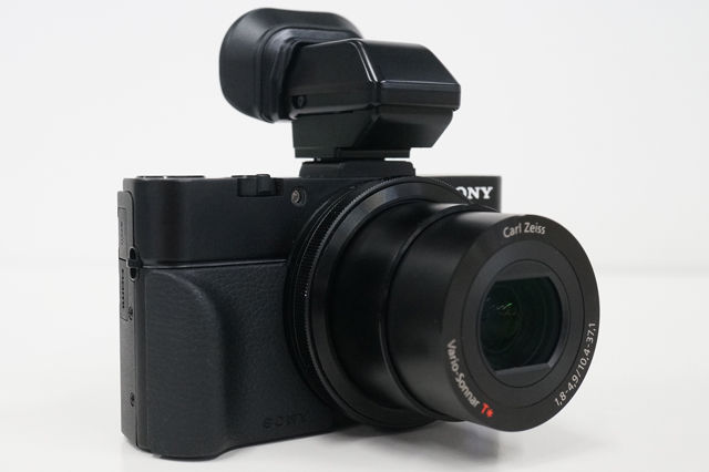 電子ビューファインダーを、「DSC-RX100M2」にくっつけてみる