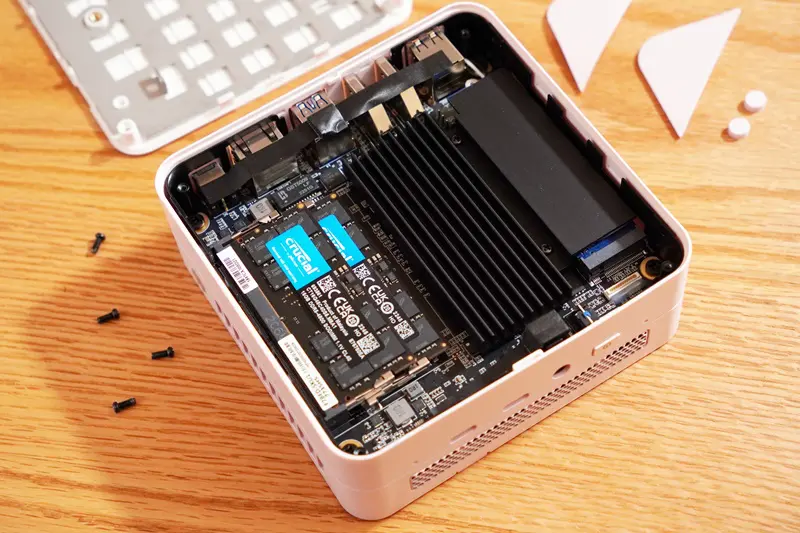 UM773 SE レビュー】一目惚れで思わず衝動買いした桜色のミニPC | ガジェ活