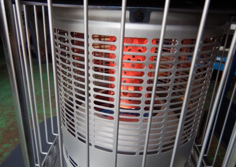 中古品 トヨトミ 自然対流強制通気形開放式石油ストーブ KF-N195 2014