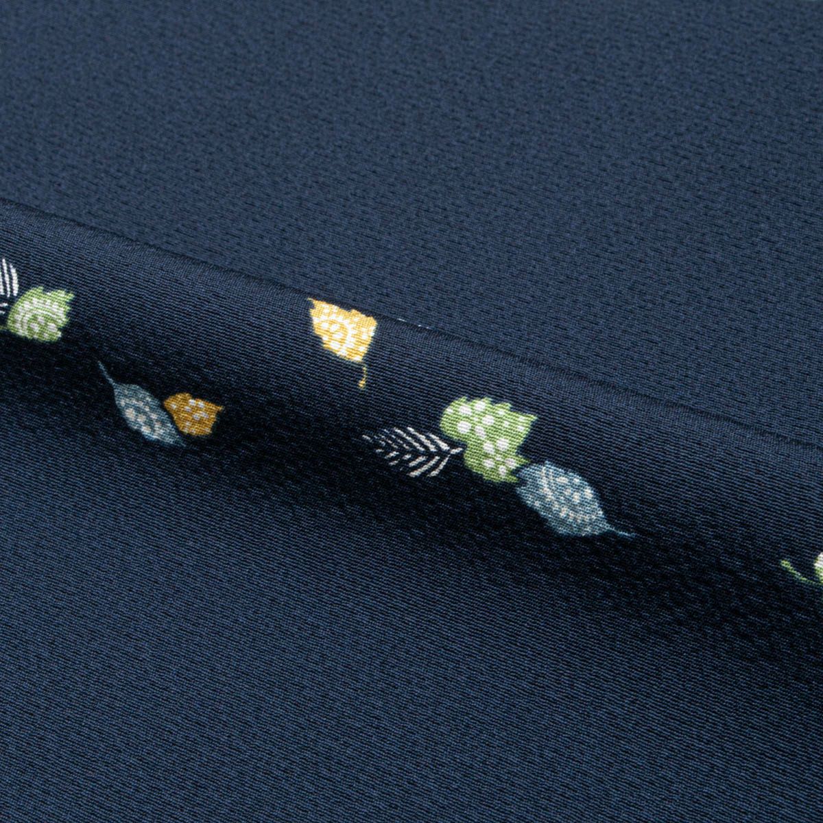 未使用品】飛び柄小紋 友禅 葉 冨貴寄文様 濃紺 正絹 袷 身丈：約162cm