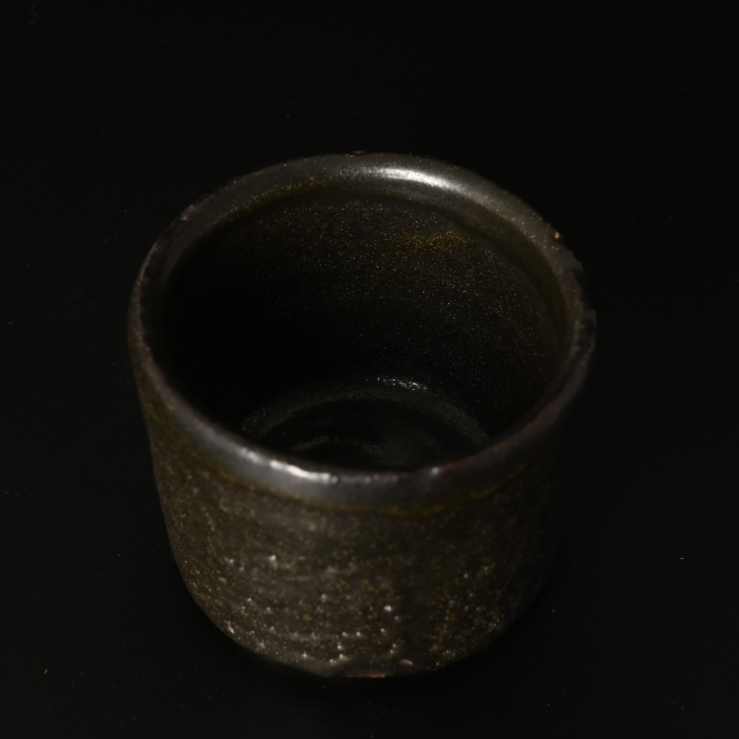 加藤孝造 瀬戸黒ぐい呑 | 銀座 黒田陶苑オンラインショップ