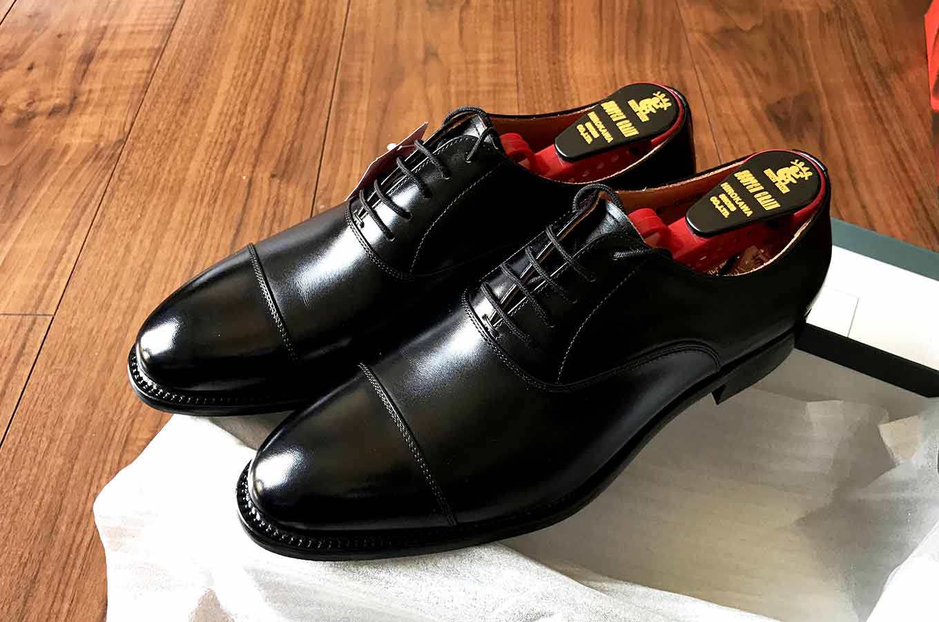 エイジング1年のスコッチグレイン匠・黒のストレートチップ | 革靴