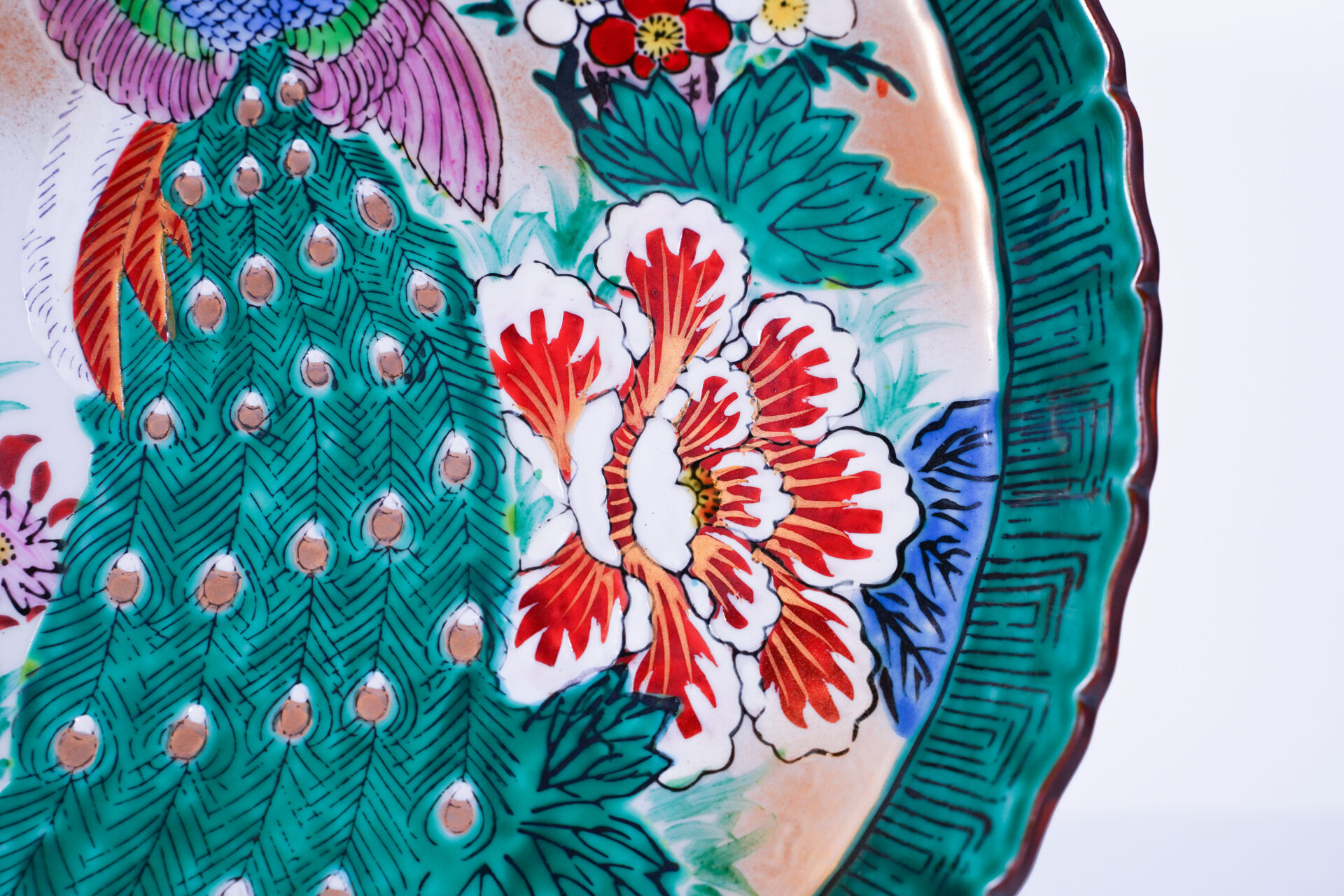 九谷焼 勇峰 牡丹孔雀 10号飾皿 – 九谷屋 公式オンラインストア